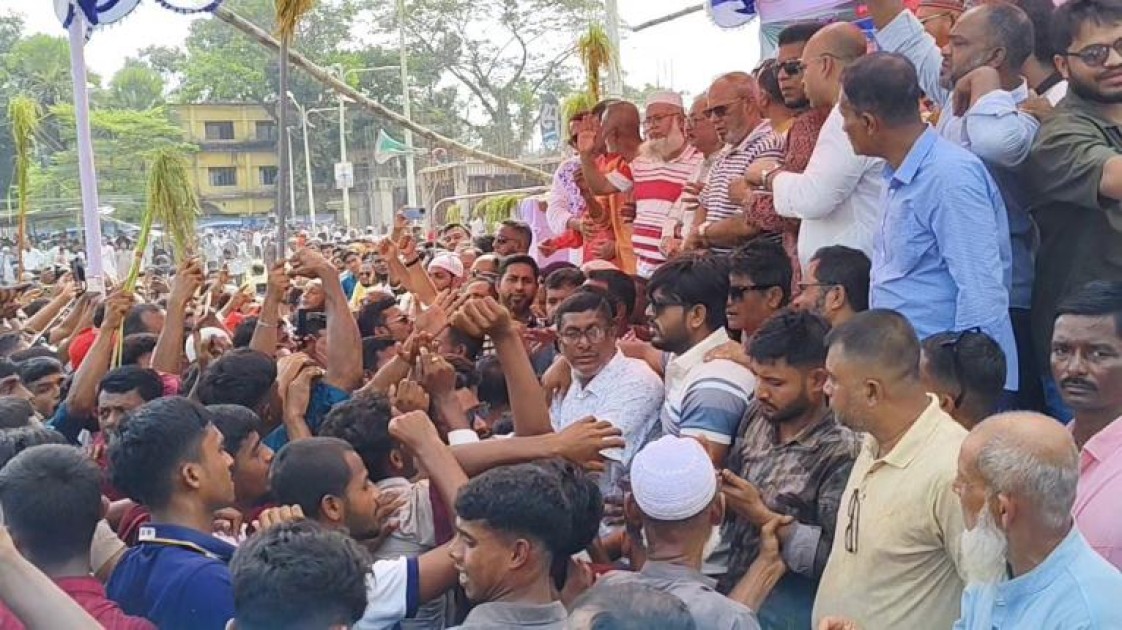 ভোলায় বিএনপির জাতীয় বিপ্লব ও সংহতি দিবস উপলক্ষে  আলোচনা সভা ও বর্ণাঢ্য র‌্যালি