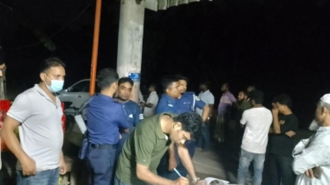 ভোলায় লাইসেন্সবিহীন তেল মজুদ :  ভ্রাম্যমাণ আদালতের অভিযান, জরিমানা ও প্রতিষ্ঠান সিলগালা